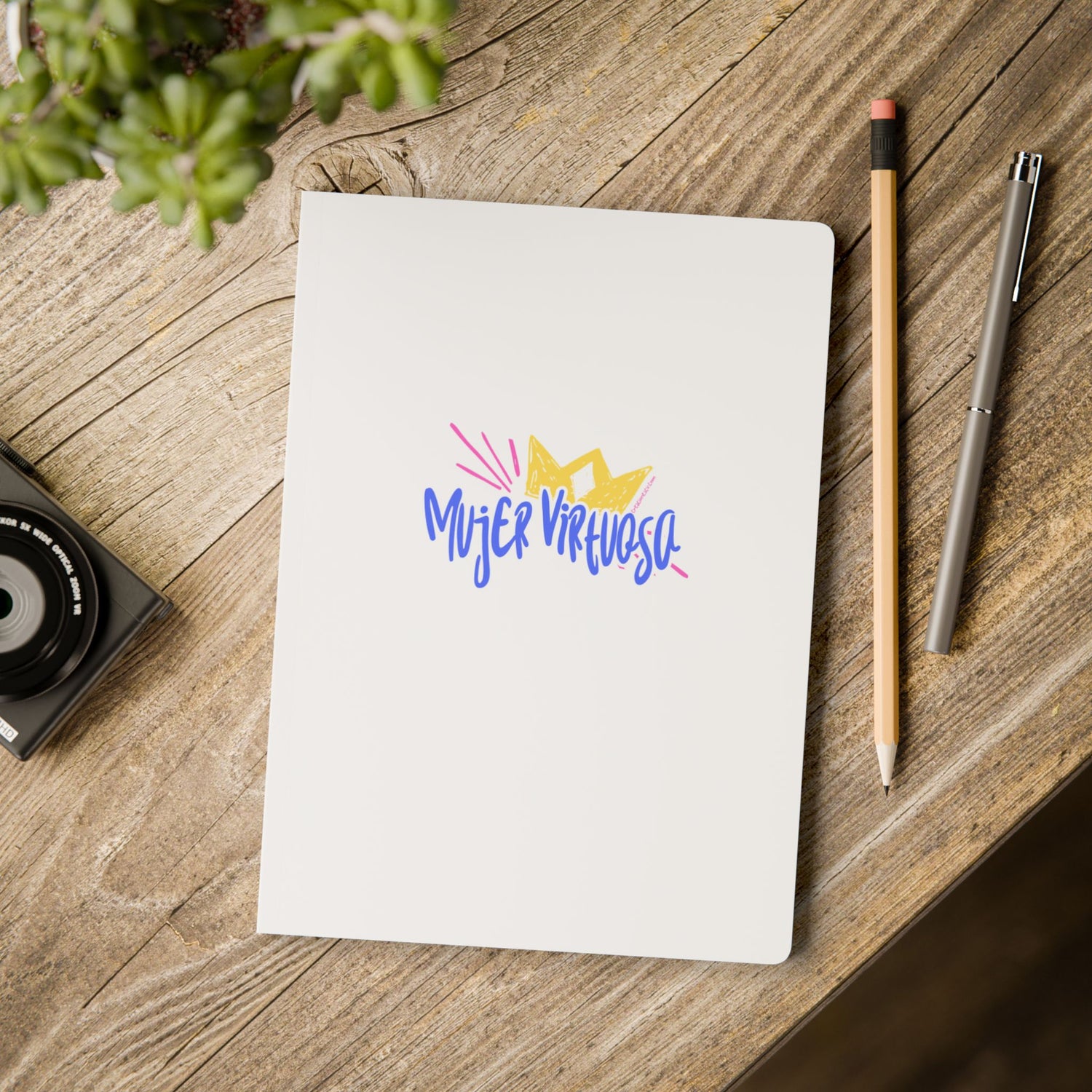 Libreta con la frase 'Mujer Vistuosa' en tipografía elegante, ideal para mujeres que buscan empoderamiento y estilo.